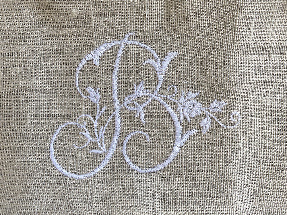 MONOGRAM-03 monogramme brodé B linge ancien Cottage et Patine