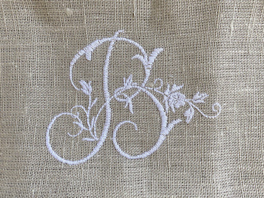 monogramme brodé B linge ancien Cottage et Patine