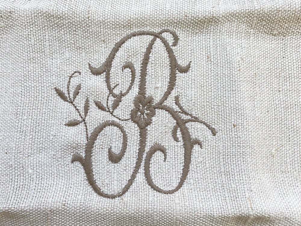 monogramme brodé B linge ancien Cottage et Patine