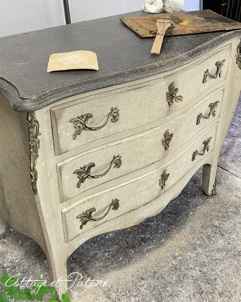 ATELIER COTTAGE ET PATINE COMMODE PATINEE TEMPERA ANCIENNE PATINE 18EME (20)