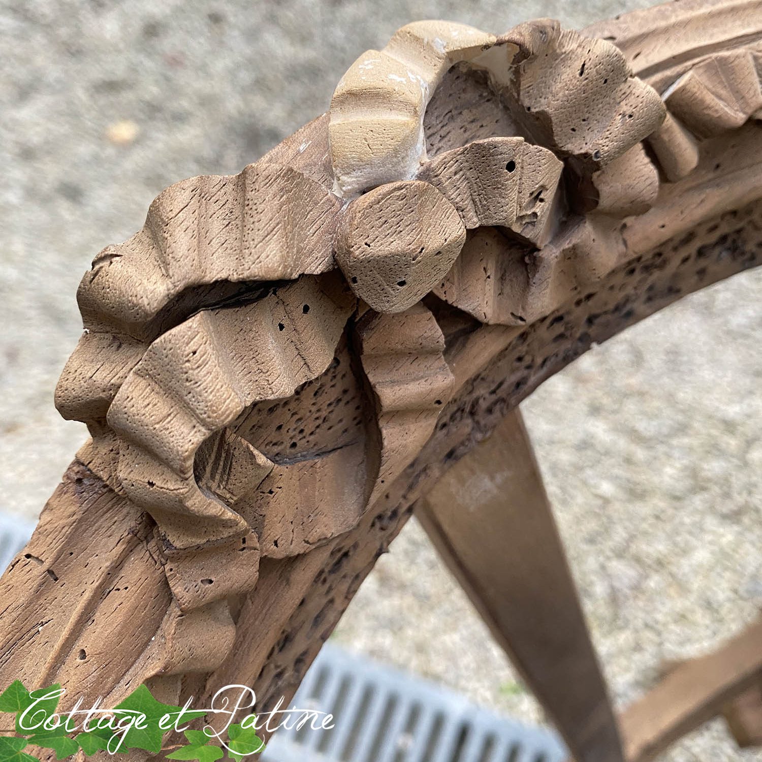 Cottage et Patine restauration motif fauteuil ancien formation (3) C restauration de motif manquant sur fauteuil ancien en bois
